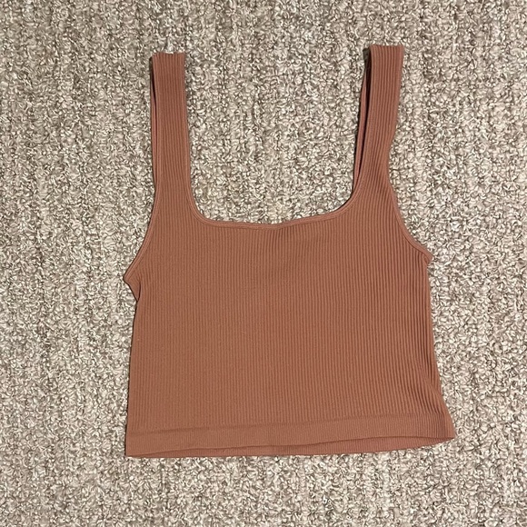 Clay Ribbed Cropped Tank - Picture 2 of 3